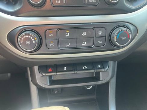 Used 2021 Chevrolet Colorado LT AWD/4WD image 23