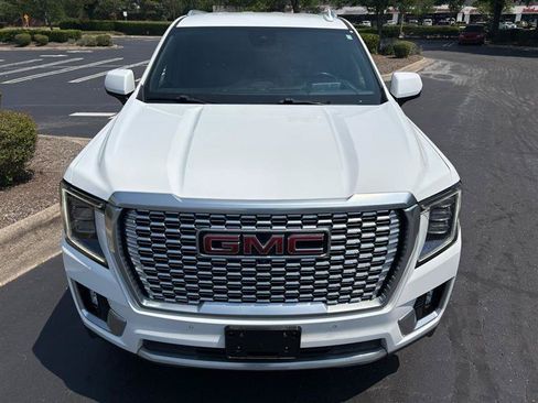 Used 2023 GMC Yukon Denali AWD/4WD image 4