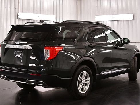 Used 2024 Ford Explorer XLT w/ Equipment Group 202A AWD/4WD image 8