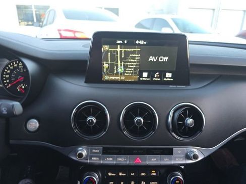 Used 2019 Kia Stinger GT2 image 9