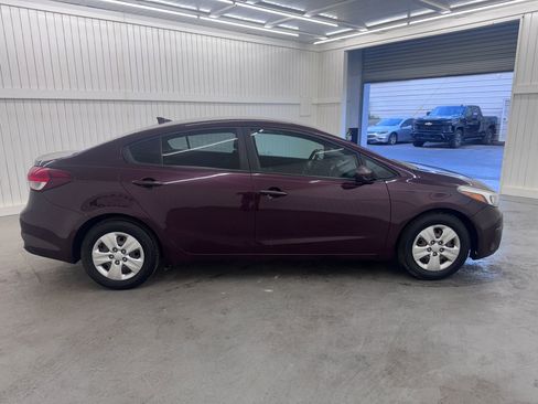 Used 2018 Kia Forte LX image 4