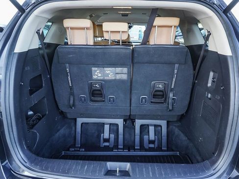 Used 2023 Kia Carnival EX FWD image 25