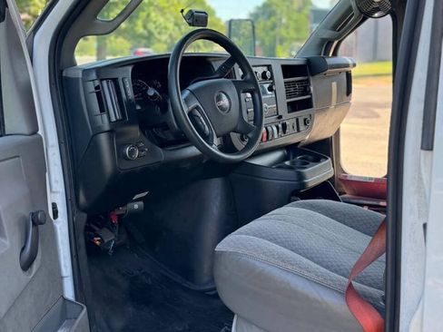 Used 2023 GMC Savana 3500 w/ Shuttle Bus Package RWD image 9