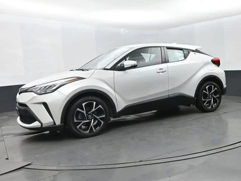 Used 2022 Toyota C-HR XLE FWD image 5