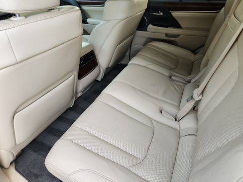 Used 2021 Lexus LX 570 4WD w/ Luxury Package image 32