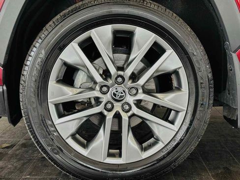 Used 2022 Toyota RAV4 XLE Premium AWD/4WD image 22