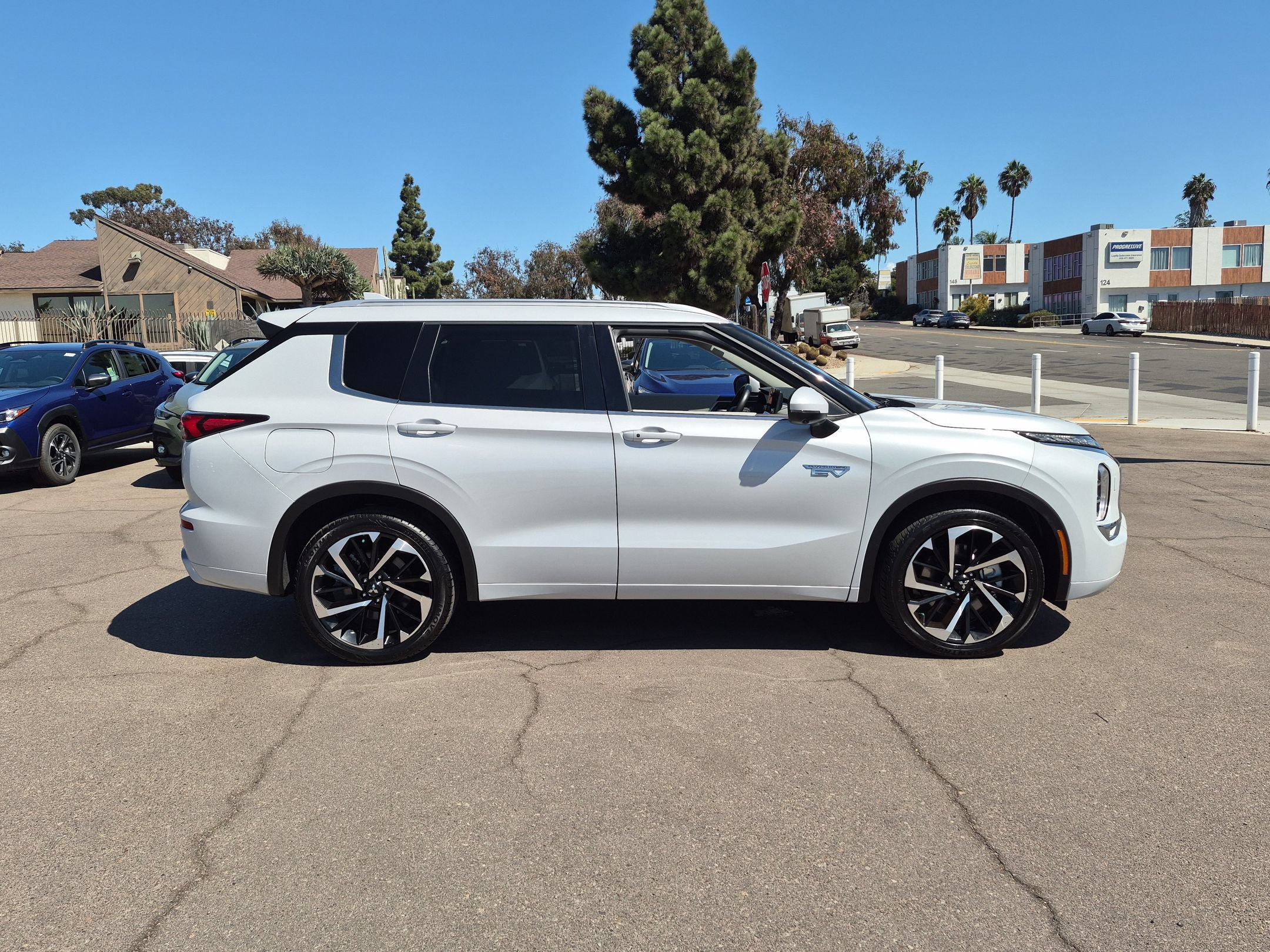 Used 2024 Mitsubishi Outlander SEL AWD/4WD image 5