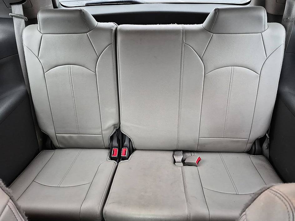 Used 2016 GMC Acadia SLT w/ Open Road Package FWD image 34