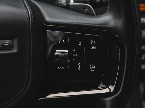 Used 2024 Land Rover Range Rover Velar S image 25