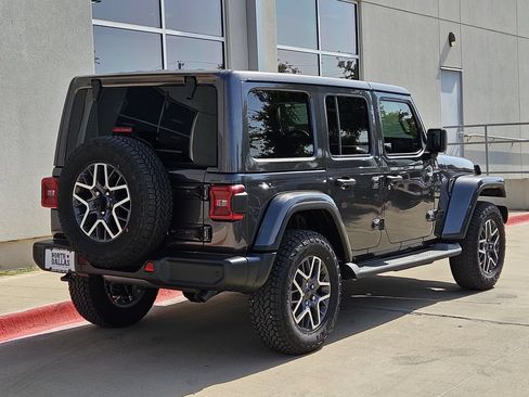 New 2026 Jeep Wrangler Unlimited Sahara AWD/4WD image 3