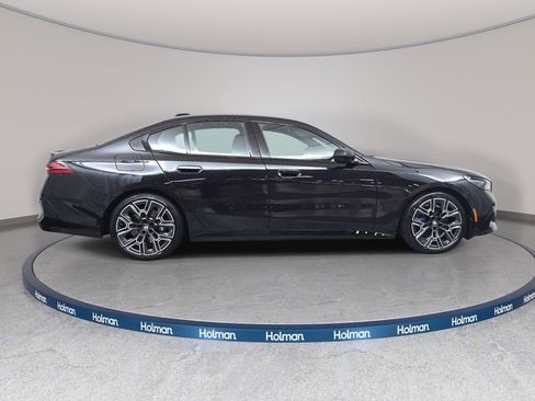 Used 2026 BMW 530i xDrive w/ M Sport Package AWD/4WD image 5