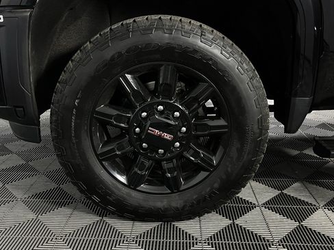 Used 2025 GMC Sierra 3500 AT4 w/ AT4 Premium Plus Package image 17