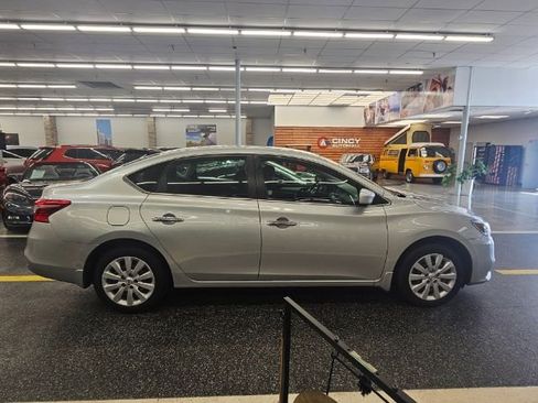 Used 2019 Nissan Sentra S image 8