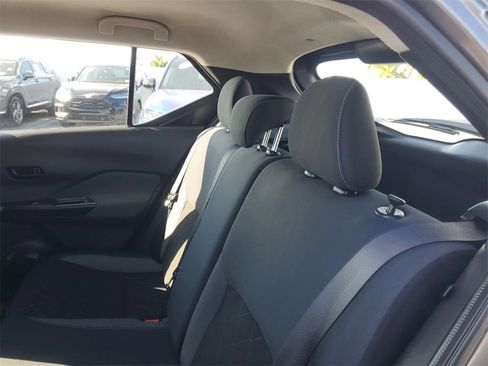 Used 2019 Nissan Kicks S image 12