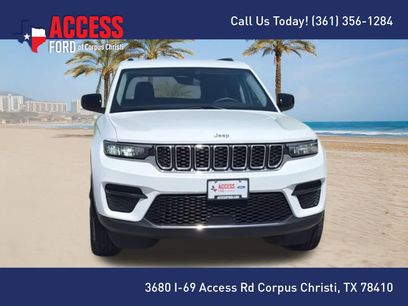 Used 2023 Jeep Grand Cherokee Laredo