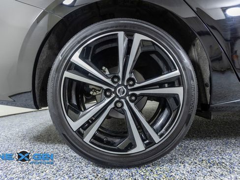 Used 2022 Nissan Sentra SR w/ SR Premium Package FWD image 45
