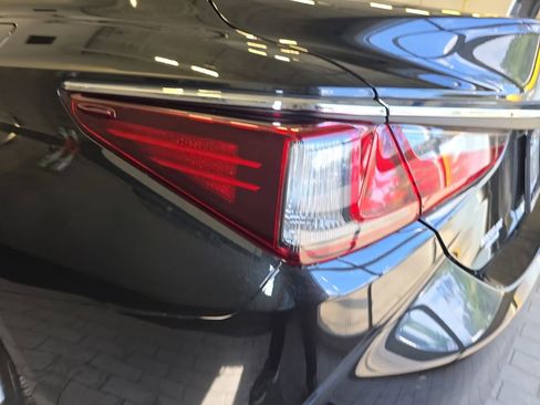 Used 2020 Lexus ES 350 w/ Accessory Package FWD image 37