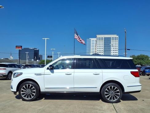 Used 2020 Lincoln Navigator L Reserve w/ Luxury Package RWD image 24