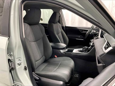 Used 2023 Toyota RAV4 XLE image 11