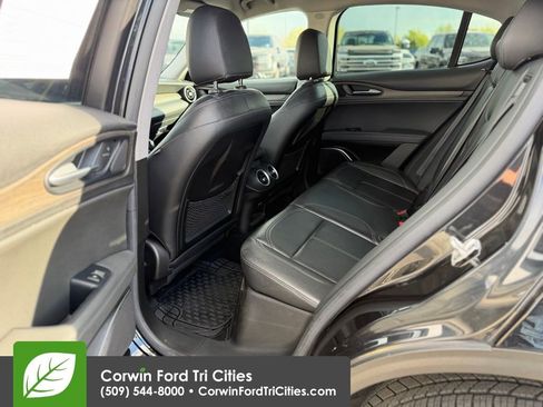 Used 2018 Alfa Romeo Stelvio Ti image 16