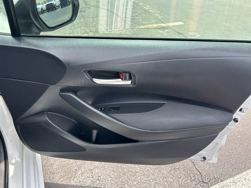 Used 2021 Toyota Corolla LE image 30