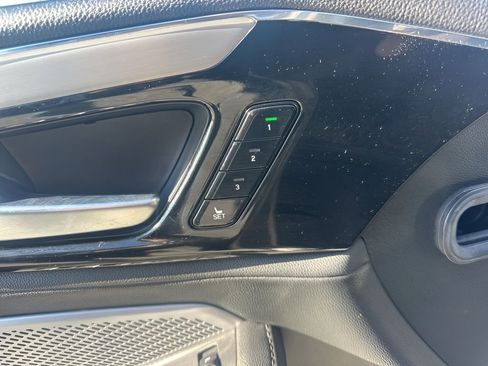 Used 2025 Acura MDX FWD image 11