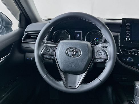 Used 2023 Toyota Camry SE image 18