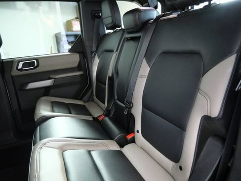 Certified 2023 Ford Bronco Wildtrak AWD/4WD image 15