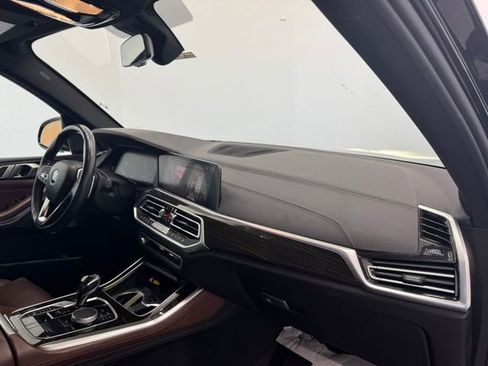 Used 2020 BMW X5 xDrive50i w/ Executive Package image 38