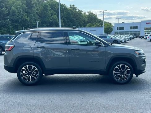 Used 2022 Jeep Compass Limited AWD/4WD image 40