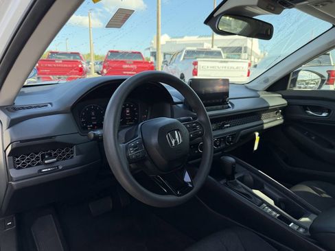 Used 2025 Honda Accord SE image 18
