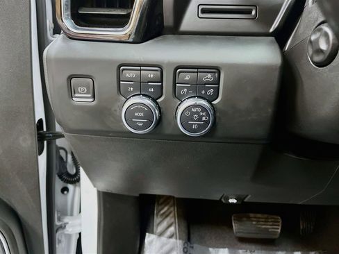 Used 2022 GMC Sierra 1500 Denali AWD/4WD image 36