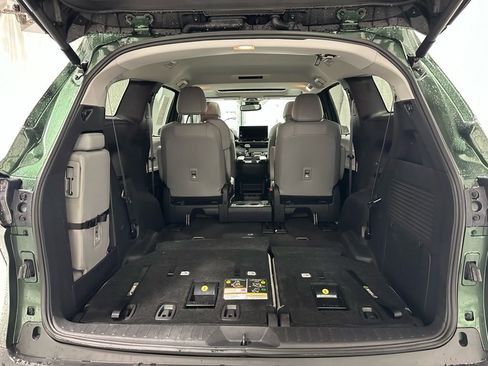 Used 2025 Toyota Sienna XLE image 54