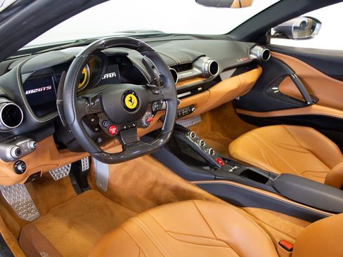 Used 2021 Ferrari 812 GTS image 2