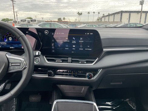 Used 2025 Chevrolet Equinox LT image 18