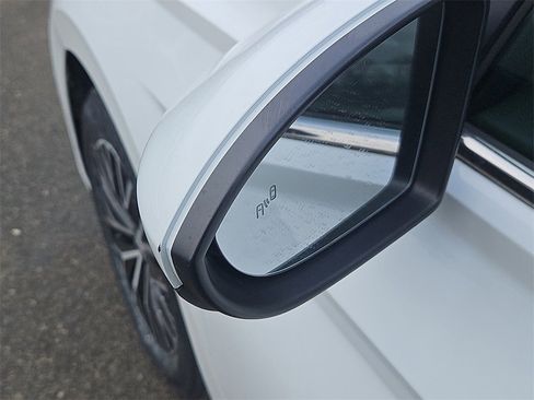 Used 2020 Volkswagen Jetta SE w/ SE Cold Weather Package image 22