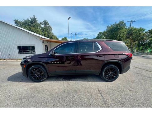 Used 2022 Chevrolet Traverse LT FWD image 5