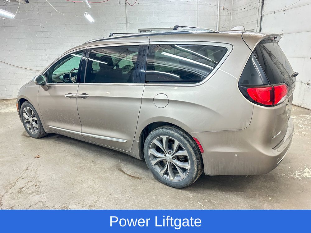 Used 2017 Chrysler Pacifica Limited FWD image 5