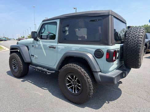 Used 2023 Jeep Wrangler Sport AWD/4WD image 8