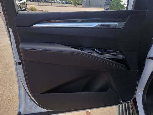 Used 2026 Cadillac Escalade V w/ LPO, ONYX Package AWD/4WD image 19