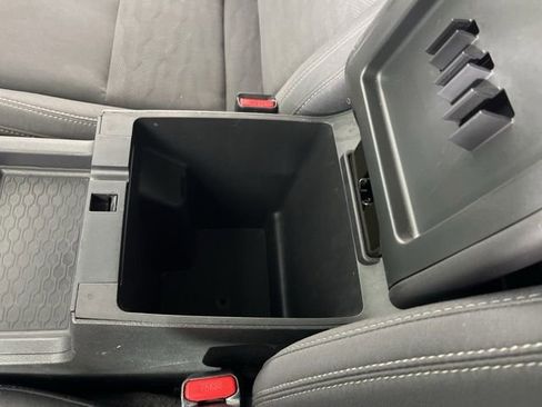 Used 2024 Nissan Frontier SV image 29