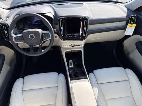 Used 2026 Volvo XC40 B4 Plus w/ Climate Package FWD image 18