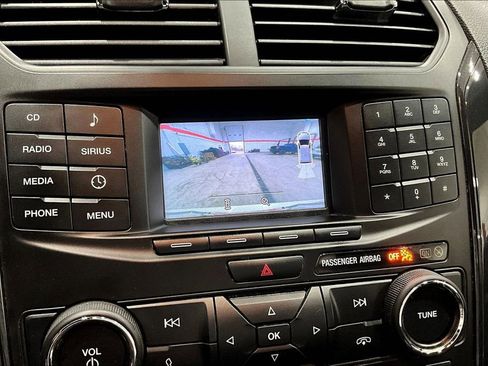 Used 2017 Ford Explorer XLT FWD image 19