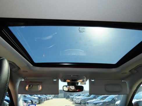 Used 2019 Jeep Cherokee Trailhawk image 20