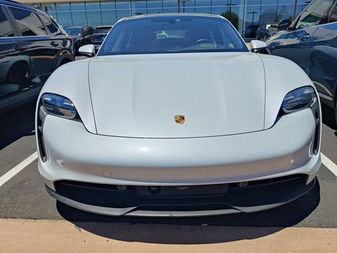Used 2022 Porsche Taycan RWD image 2