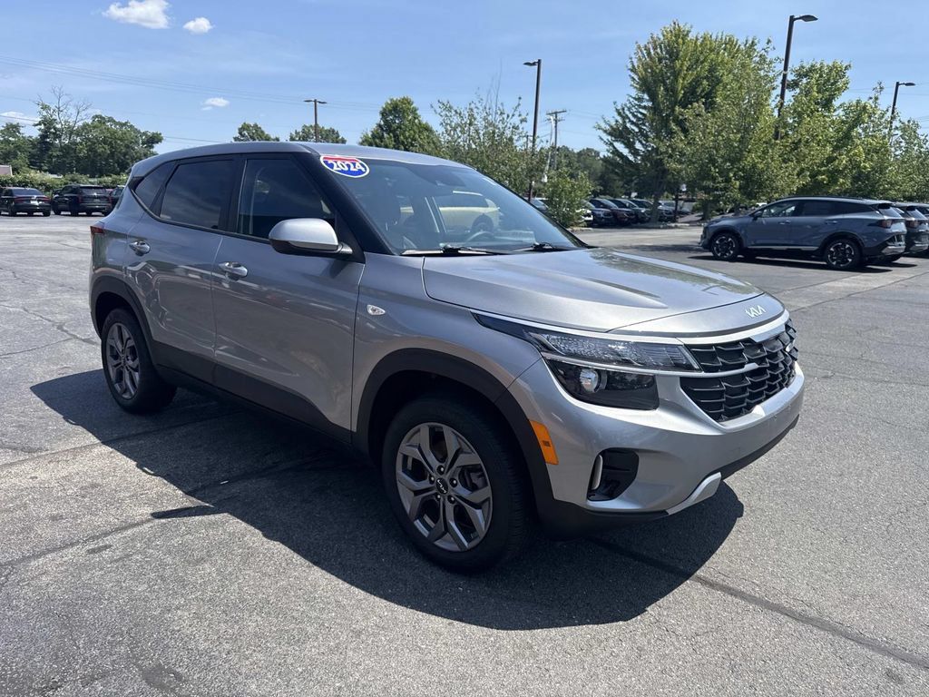 Used 2024 Kia Seltos LX AWD/4WD image 10