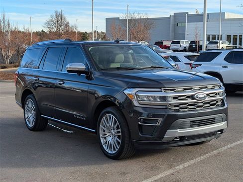 Used 2024 Ford Expedition Platinum image 7