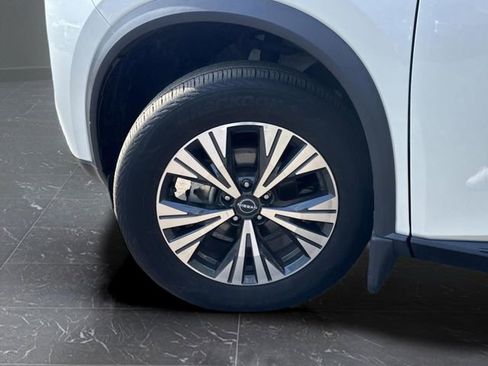 Used 2023 Nissan Rogue SV image 29