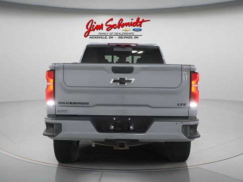 Used 2024 Chevrolet Silverado 2500 LTZ w/ LTZ Plus Package AWD/4WD image 3