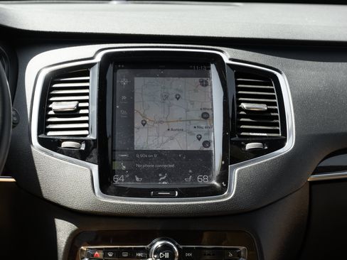 Used 2016 Volvo XC90 T6 Momentum w/ Momentum Plus Package AWD/4WD image 12